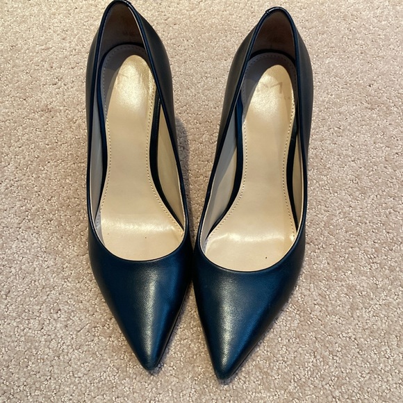 Heels - Picture 1 of 3